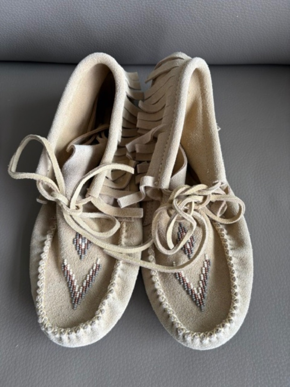 MANITOBAH MUKLUKS Women's L8/M6 suede leather moccasin ankle booties beige